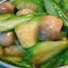 草菇烧丝瓜青
